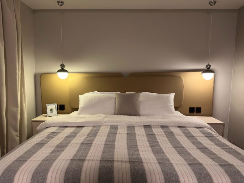 2410-Spacious Contemporary Studio Apartment- Altura Upper Hill